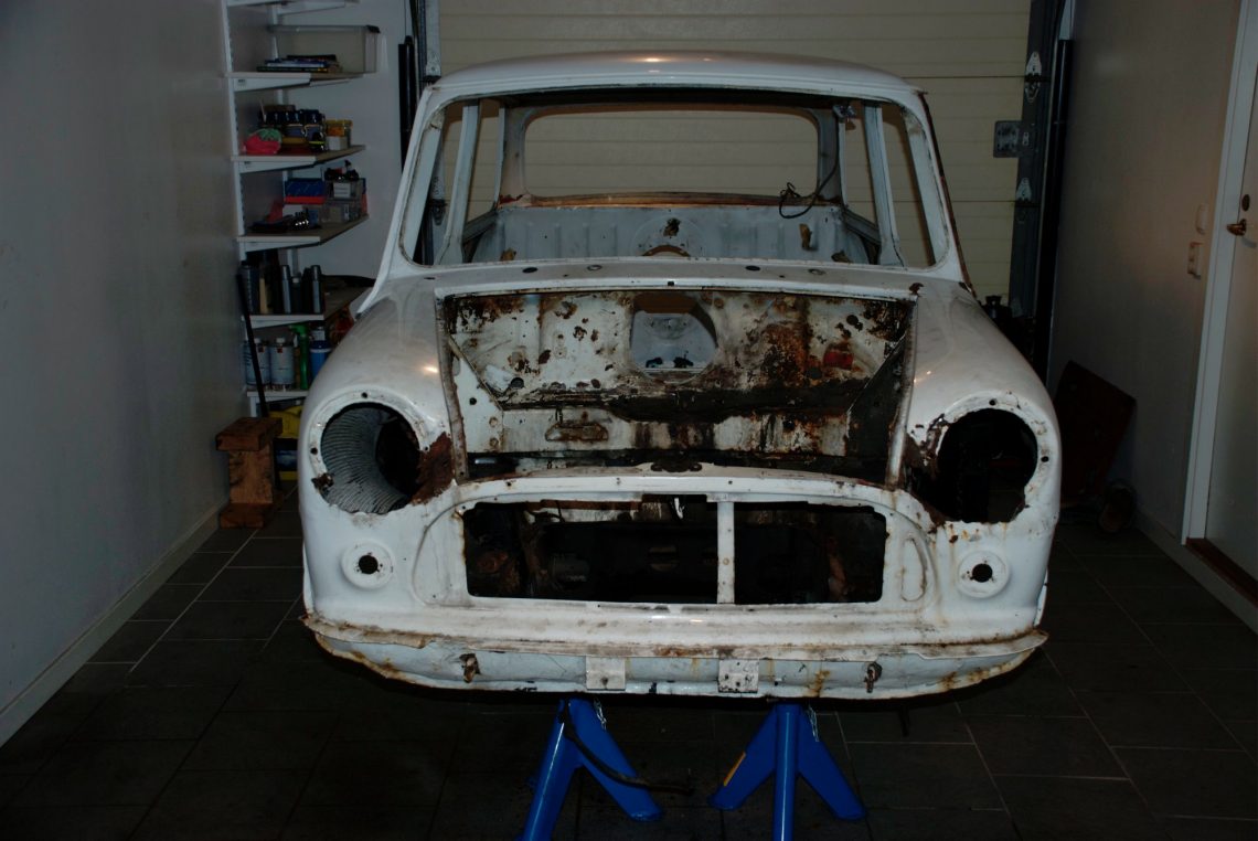 1140miniskal1 Nu är det bara underredet kvar sen blir det blästring