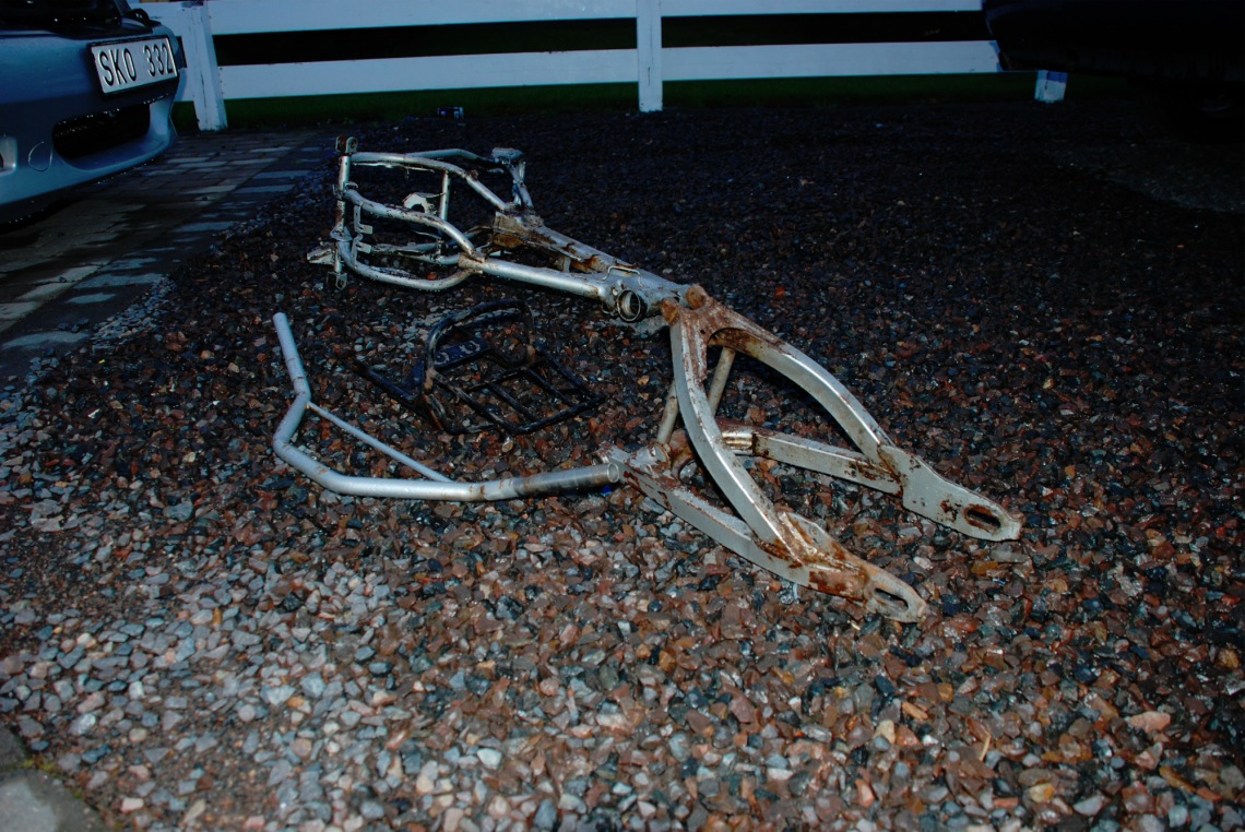 Om tre veckor är detta en rullande moped, tro det eller ej, själv har jag lite svårt att göra det, om jag skall vara ärlig. Om tre veckor är detta en rullande moped, tro det eller ej, själv har jag lite svårt att göra det, om jag skall vara ärlig.
